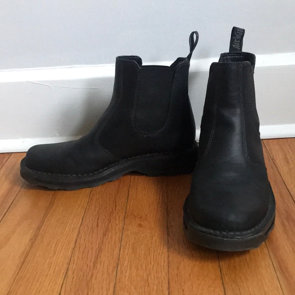 Dr. Marten Chelsea boots